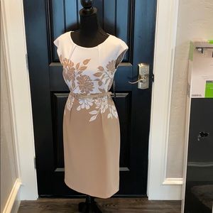 Sleeveless wHite and tan, belted Sheath Dress